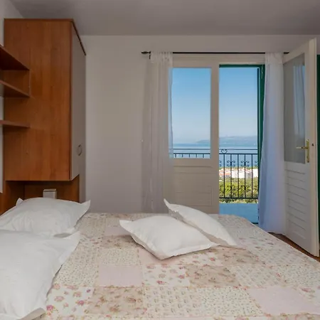 Puharici * Makarská